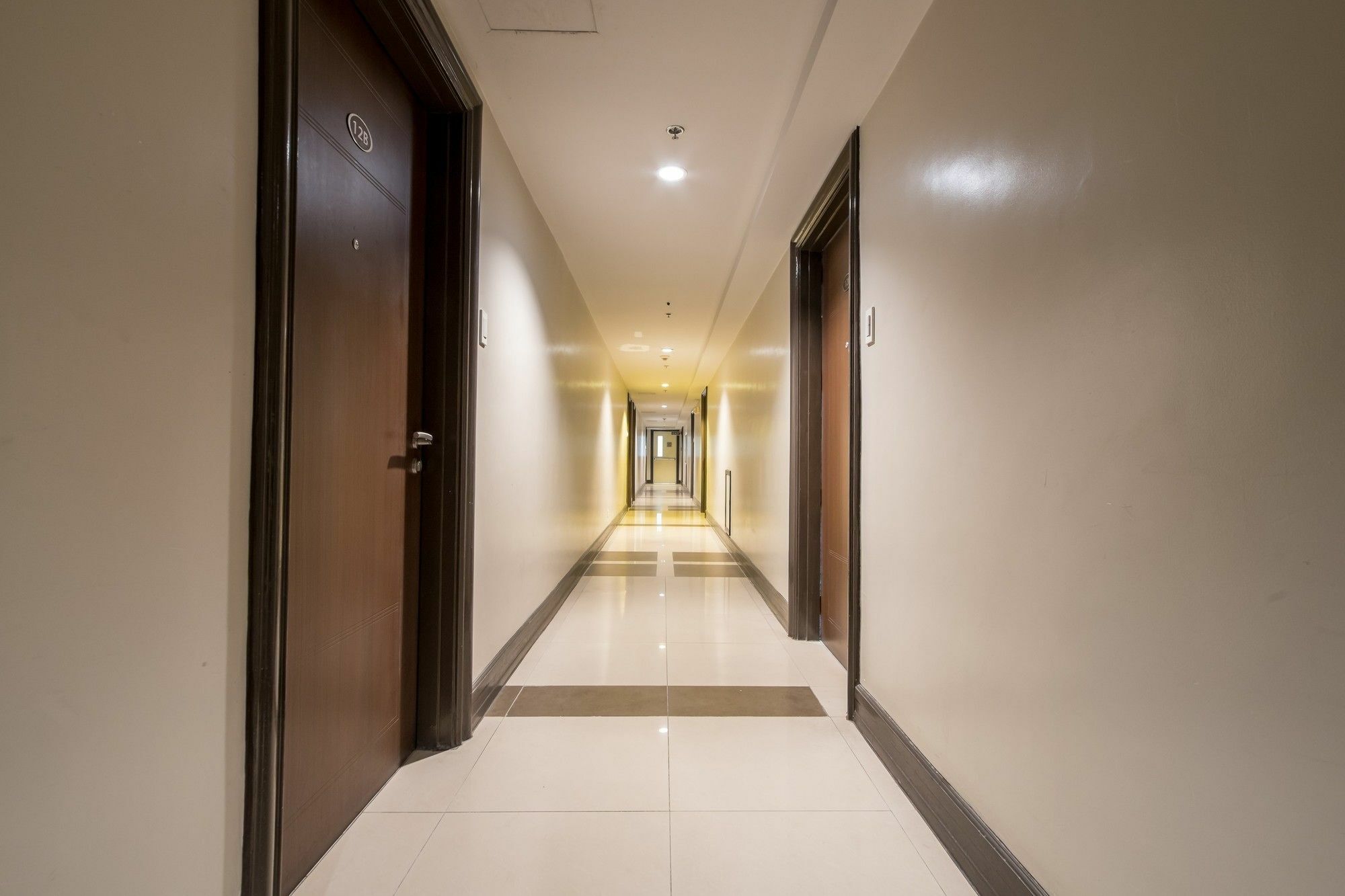 Zen Home Forbeswood Parklane Bgc Taguig Exterior photo