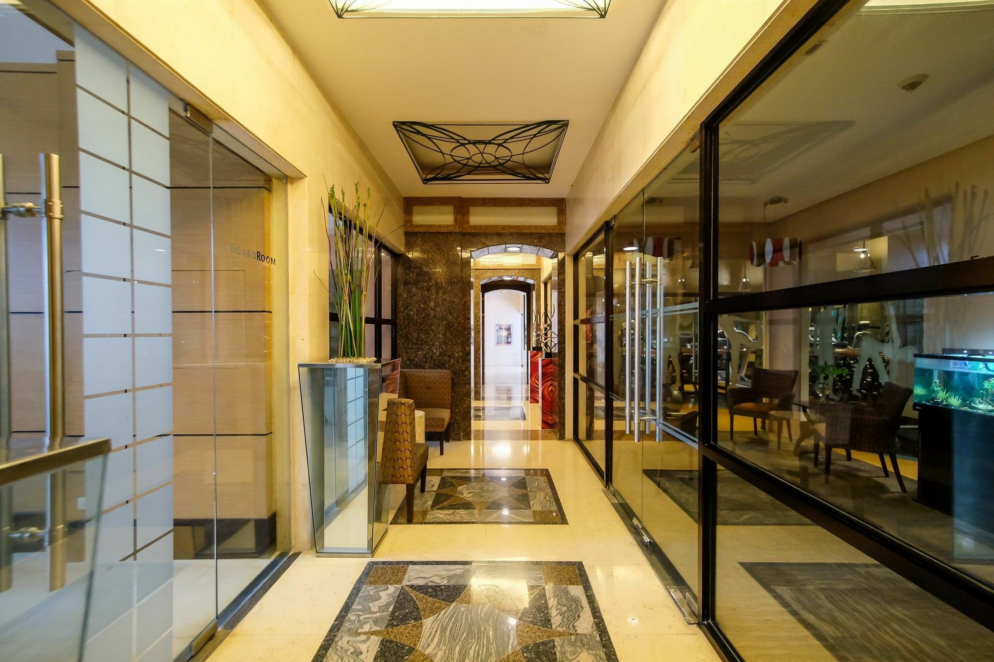 Zen Home Forbeswood Parklane Bgc Taguig Exterior photo